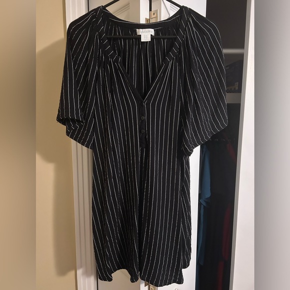 Black and White Striped Shirt - Picture 1 of 3
